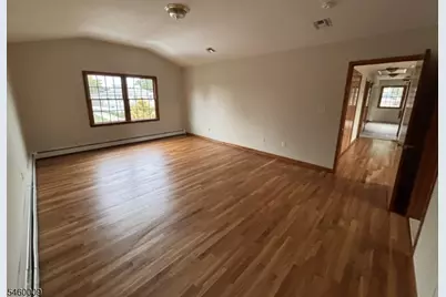 254 Phillips Ave, South Hackensack Township, NJ 07606 - Photo 5