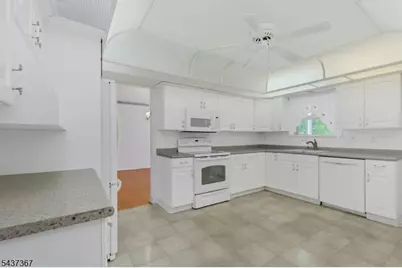316 Sanford Ave, Lyndhurst Township, NJ 07071 - Photo 7