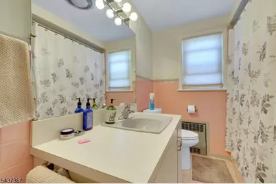316 Sanford Ave, Lyndhurst Township, NJ 07071 - Photo 21