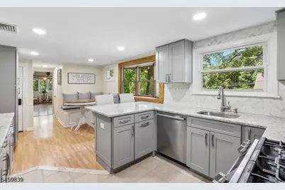 2 Whaleback Waddy, Denville, NJ 07834 - Photo 17