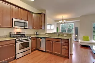 406 Waterview Ct, Hanover Township, NJ 07927 - Photo 7