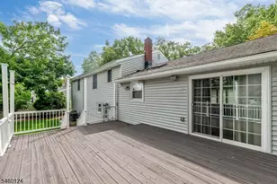23 Hampshire Rd, Paramus, NJ 07652 - Photo 27