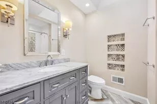 23 Hampshire Rd, Paramus, NJ 07652 - Photo 11