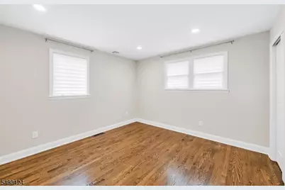 23 Hampshire Rd, Paramus, NJ 07652 - Photo 13