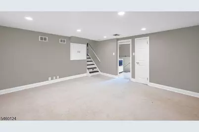 23 Hampshire Rd, Paramus, NJ 07652 - Photo 21