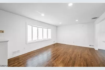 23 Hampshire Rd, Paramus, NJ 07652 - Photo 5