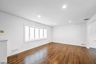 23 Hampshire Rd, Paramus, NJ 07652 - Photo 5
