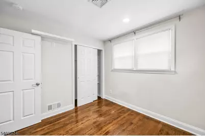 23 Hampshire Rd, Paramus, NJ 07652 - Photo 19