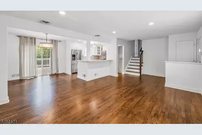 23 Hampshire Rd, Paramus, NJ 07652 - Photo 3