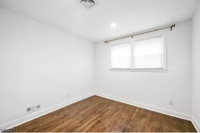 23 Hampshire Rd, Paramus, NJ 07652 - Photo 15