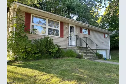 55 Hillside Dr, Hamburg, NJ 07419 - Photo 1