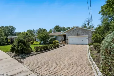 196 Hawthorne Dr, Clark Township, NJ 07066 - Photo 3