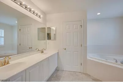 4 Avery Ct, Bridgewater, NJ 08807 - Photo 33