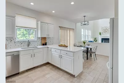 4 Avery Ct, Bridgewater, NJ 08807 - Photo 17