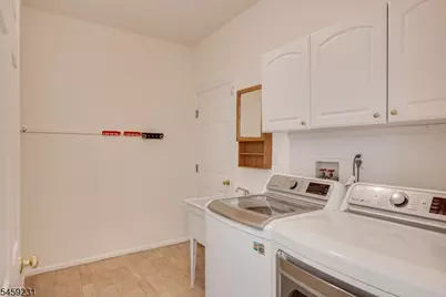 4 Avery Ct, Bridgewater, NJ 08807 - Photo 25
