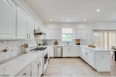 4 Avery Ct, Bridgewater, NJ 08807 - Photo 15