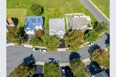4 Avery Ct, Bridgewater, NJ 08807 - Photo 3