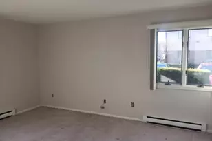 651 Riverside Ave, Lyndhurst Township, NJ 07071 - Photo 9