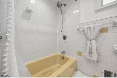 193 McFarlane Rd, Woodbridge Township, NJ 07067 - Photo 11