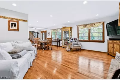7 Pinewood Ct, Raritan Township, NJ 08822 - Photo 11