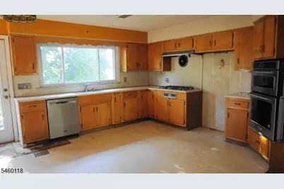 8 Mountain Way S, West Orange Township, NJ 07052 - Photo 7