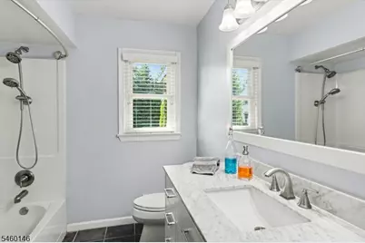 807 Brooklyn Ave, Raritan, NJ 08869 - Photo 13