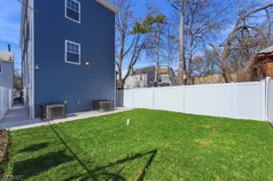 392 S 19th St, Newark, NJ 07103 - Photo 19