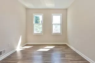186 N 17th St, East Orange, NJ 07017 - Photo 13