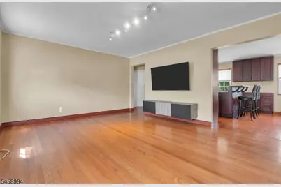 16B W Roselle Ave #B, Roselle Park, NJ 07204 - Photo 5