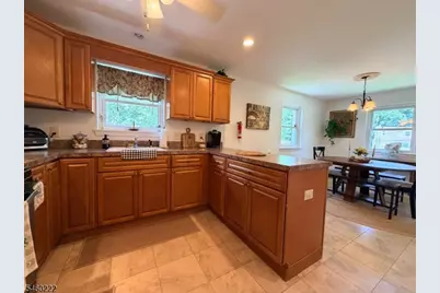 61 Star Lake Rd, Bloomingdale, NJ 07403 - Photo 5