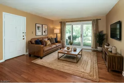 131 Irving Pl, Bernards Township, NJ 07920 - Photo 5