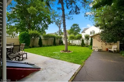 351 Griggs Ave, Teaneck Township, NJ 07666 - Photo 9