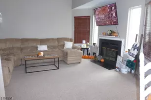 52 Foxwood Ct Ondo, Bedminster Township, NJ 07921 - Photo 3