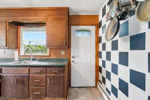 74 Trinity St, Newton, NJ 07860 - Photo 9