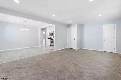 31 Barbara St, Bloomfield, NJ 07003 - Photo 3