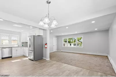 31 Barbara St, Bloomfield, NJ 07003 - Photo 5