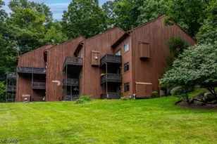 7 Augusta Dr, Vernon, NJ 07462 - Photo 1