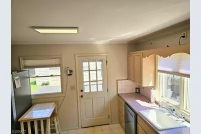 121 W Hanover Ave, Morris Plains, NJ 07950 - Photo 11
