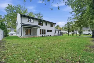 2 Byron Ct, Westfield, NJ 07090 - Photo 39