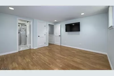34 Grandview Dr, Wayne, NJ 07470 - Photo 33