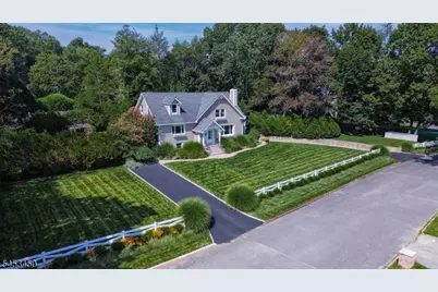 34 Grandview Dr, Wayne, NJ 07470 - Photo 1