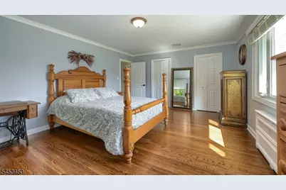 34 Grandview Dr, Wayne, NJ 07470 - Photo 21