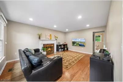15 Mount Vernon Ct, Livingston, NJ 07039 - Photo 21