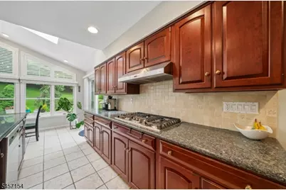 15 Mount Vernon Ct, Livingston, NJ 07039 - Photo 19