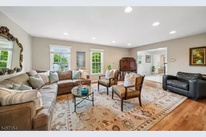 15 Mount Vernon Ct, Livingston, NJ 07039 - Photo 9