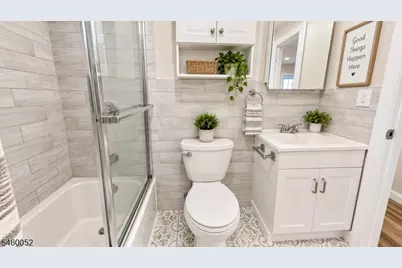 136 W Colfax Ave, Roselle Park, NJ 07204 - Photo 7