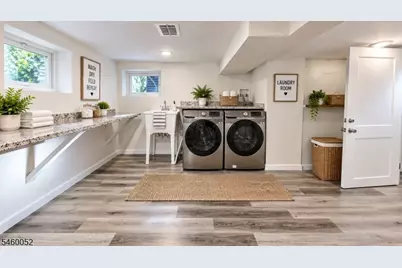 136 W Colfax Ave, Roselle Park, NJ 07204 - Photo 11
