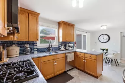 353 Whitewood Rd, Union Township, NJ 07083 - Photo 15