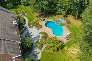 19 2 Heritage Ct, Bernardsville, NJ 07931 - Photo 47