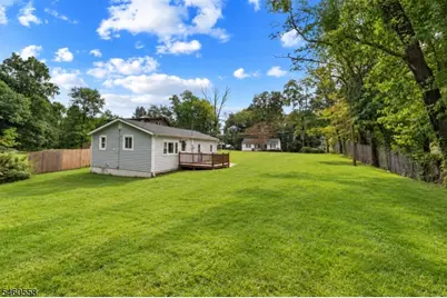 340 Lakeview Dr, Hampton Township, NJ 07860 - Photo 29